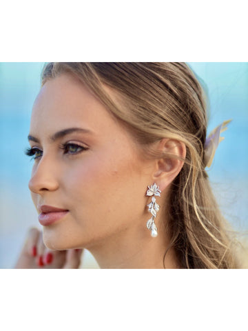 Brinco Longo Flores De Strass E Pérolas Festa Noiva Clássico